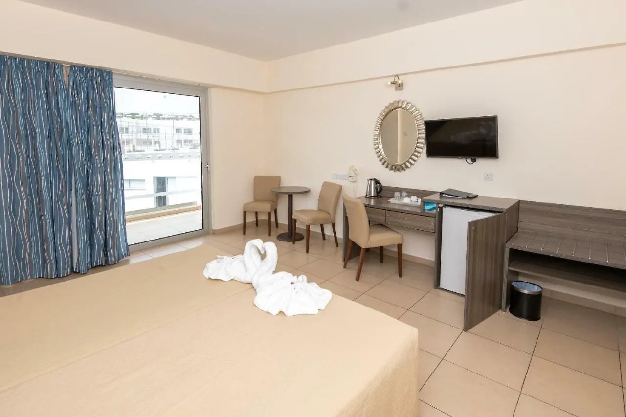 Tofinis Hotel Ayia Napa