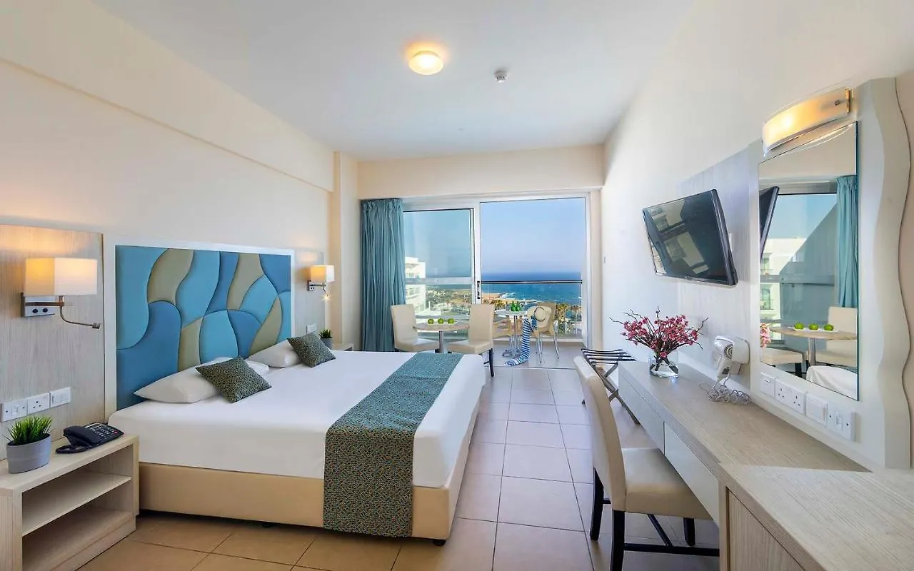 Tofinis Hotel أيا نابا