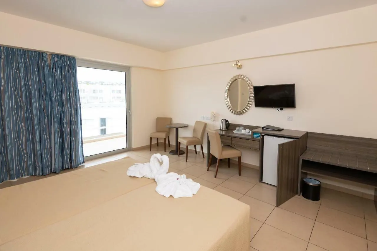 איה נאפה Tofinis Hotel