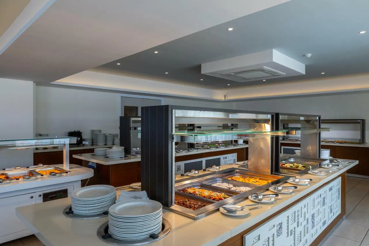 איה נאפה Tofinis Hotel 4*, איה נאפה קפריסין