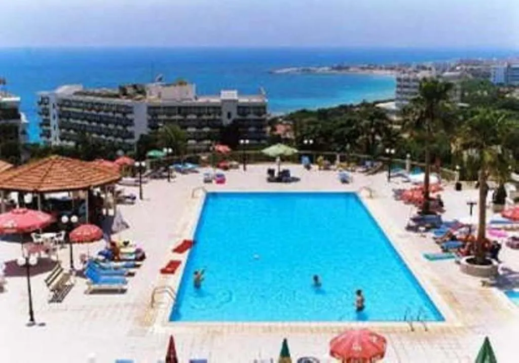 Tofinis Hotel Айя-Напа