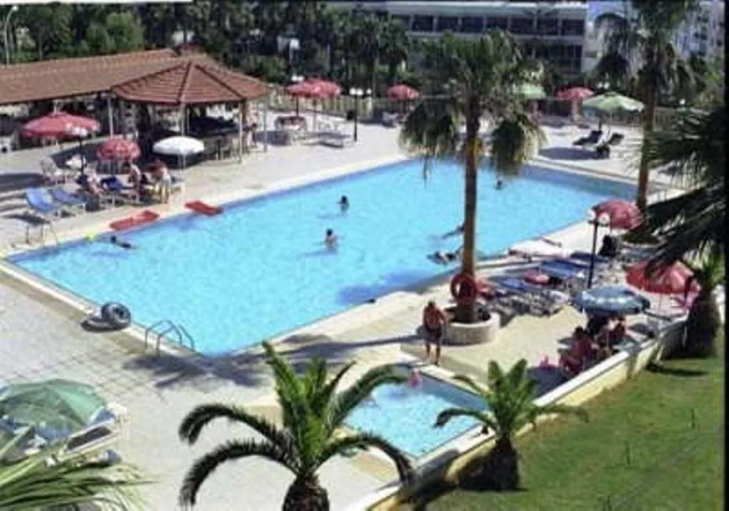 Tofinis Hotel Айя-Напа