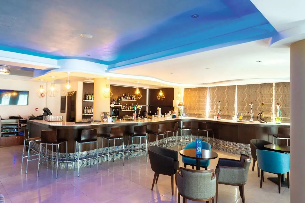 Tofinis Hotel Айя-Напа