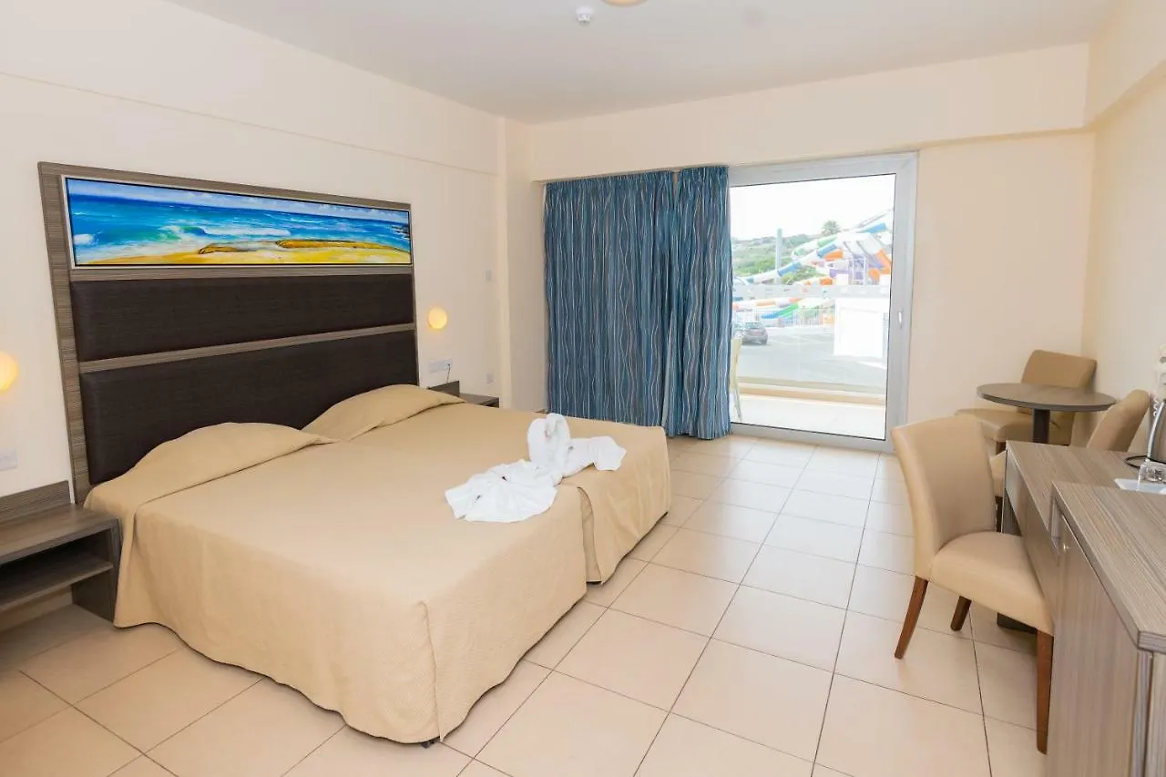 Tofinis Hotel Айя-Напа