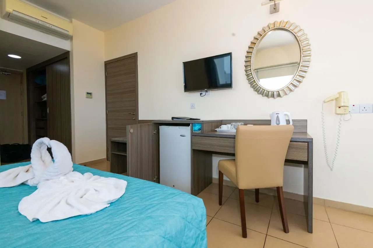 Tofinis Hotel Айя-Напа