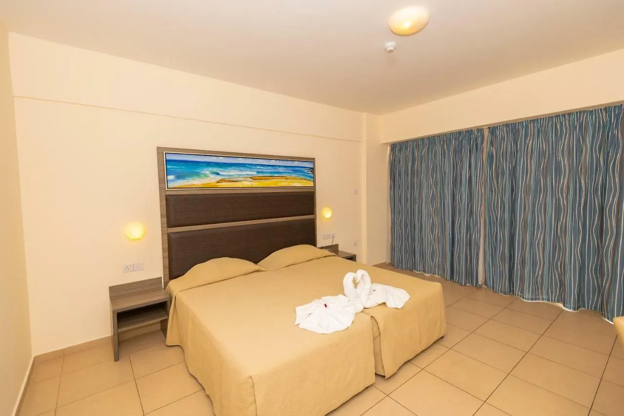 ****  Tofinis Hotel Айя-Напа Кипр