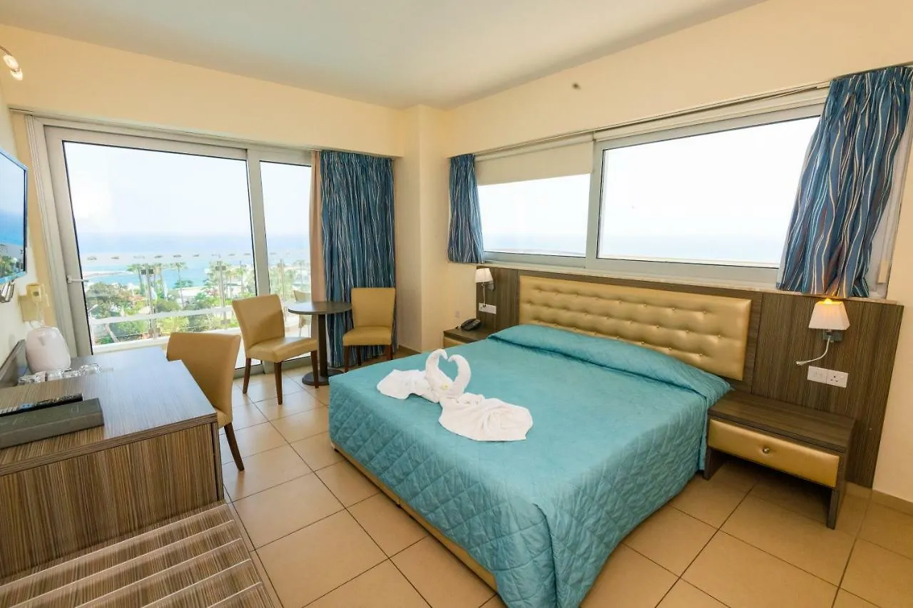 Tofinis Hotel Айя-Напа