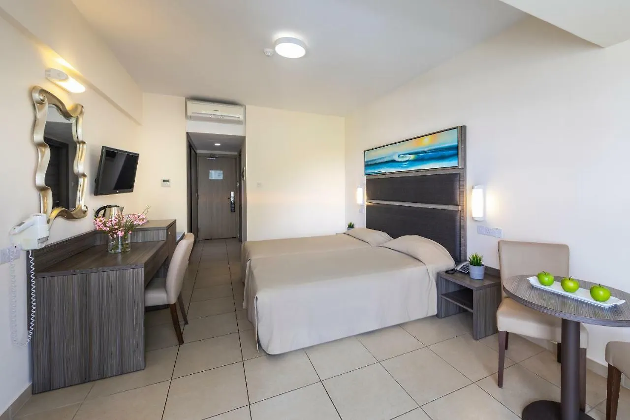 Tofinis Hotel Айя-Напа Кипр