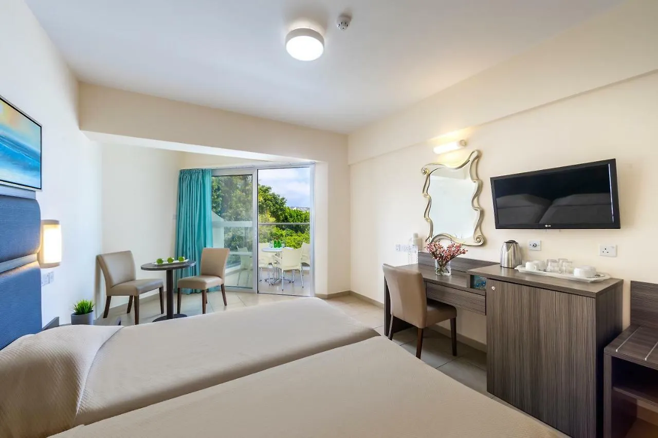 Tofinis Hotel Айя-Напа